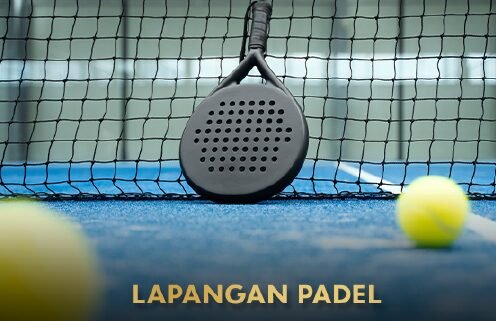 Pusat kebugaran atau gym modern dengan peralatan lengkap